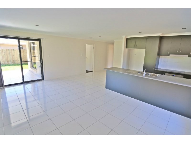 22 Beachside Circuit, Mulambin QLD 4703