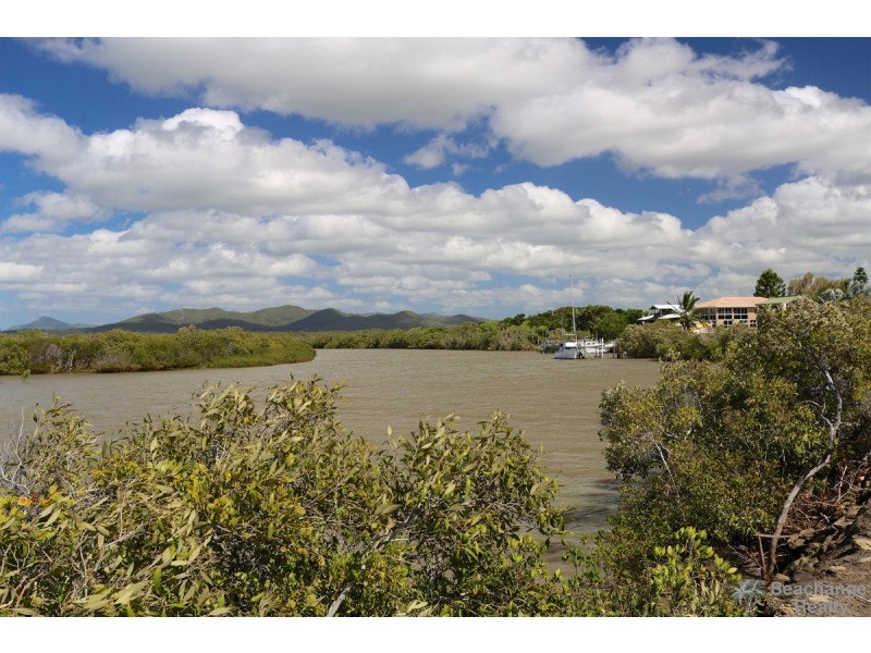 6 Carlo Corner, Keppel Sands QLD 4702