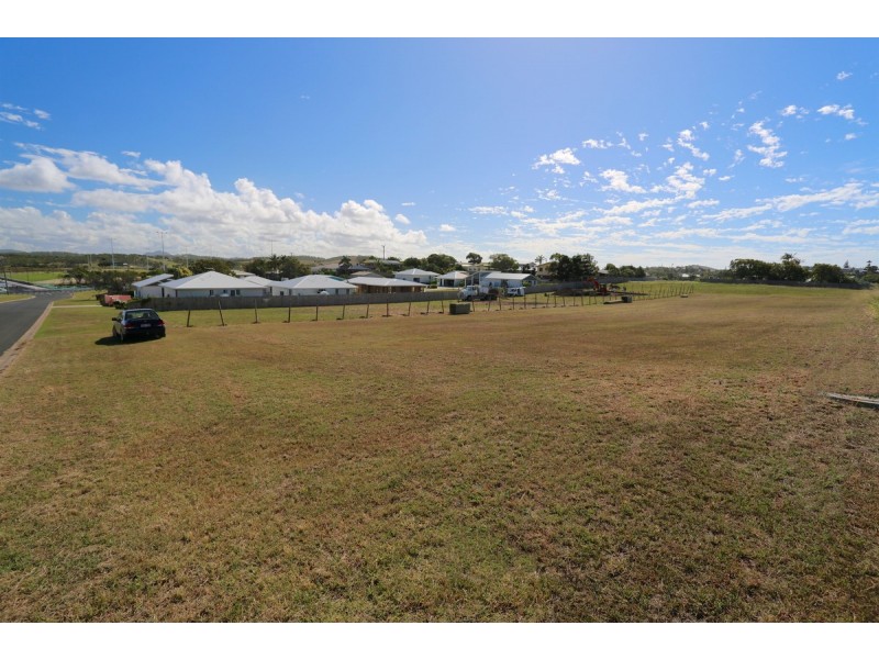 37-39 Thomas Street, Emu Park QLD 4710