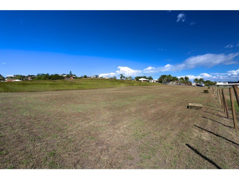 37-39 Thomas Street, Emu Park QLD 4710