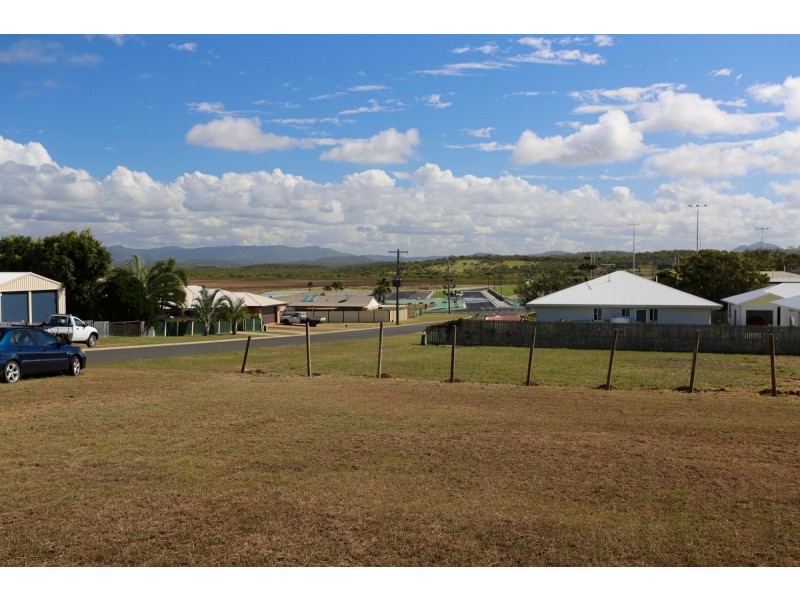 37-39 Thomas Street, Emu Park QLD 4710