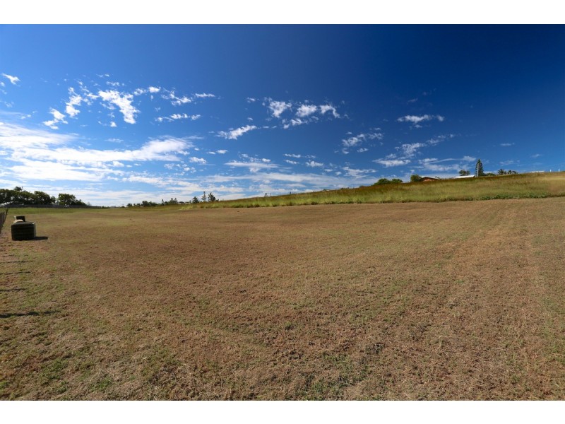 37-39 Thomas Street, Emu Park QLD 4710