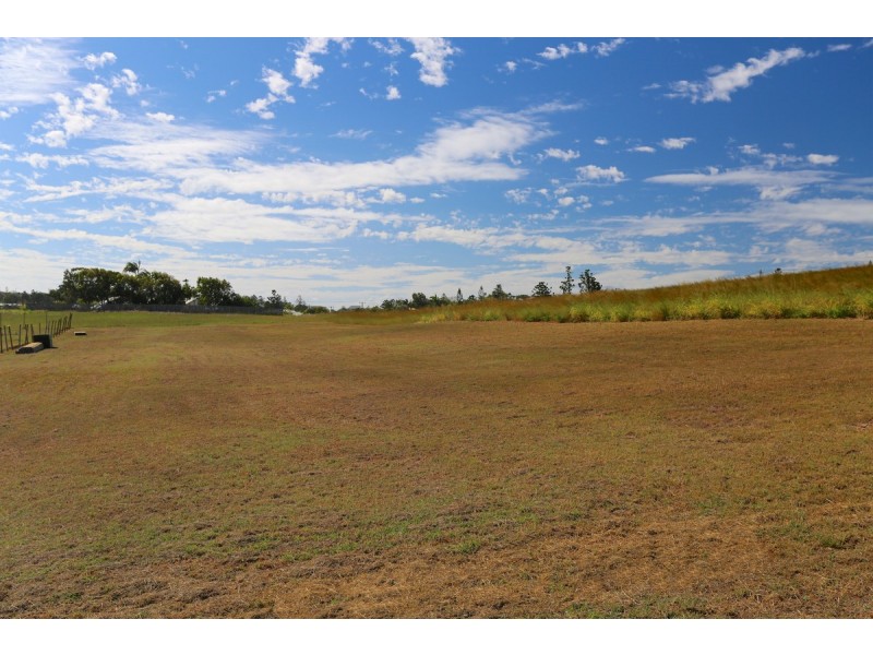 37-39 Thomas Street, Emu Park QLD 4710