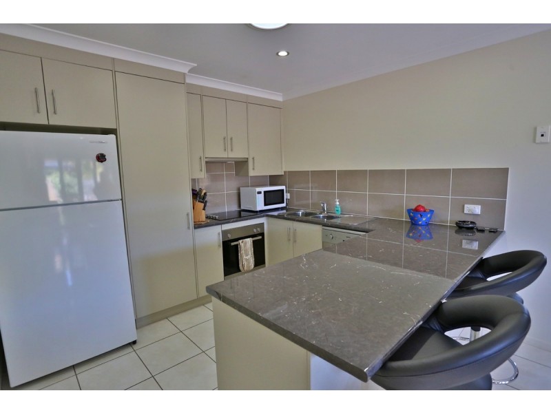 1/141 Hartley Street, Emu Park QLD 4710