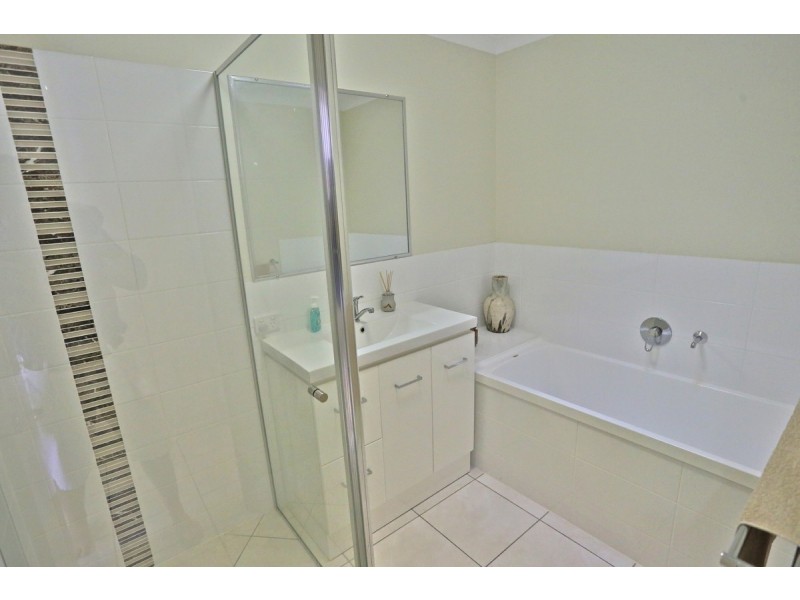 1/141 Hartley Street, Emu Park QLD 4710