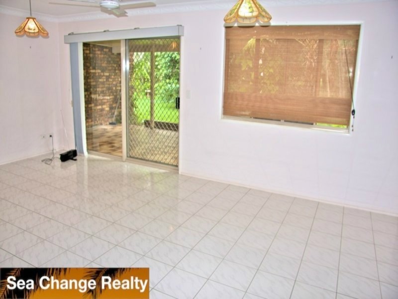 U1/25-27 Richard Street, Emu Park QLD 4710