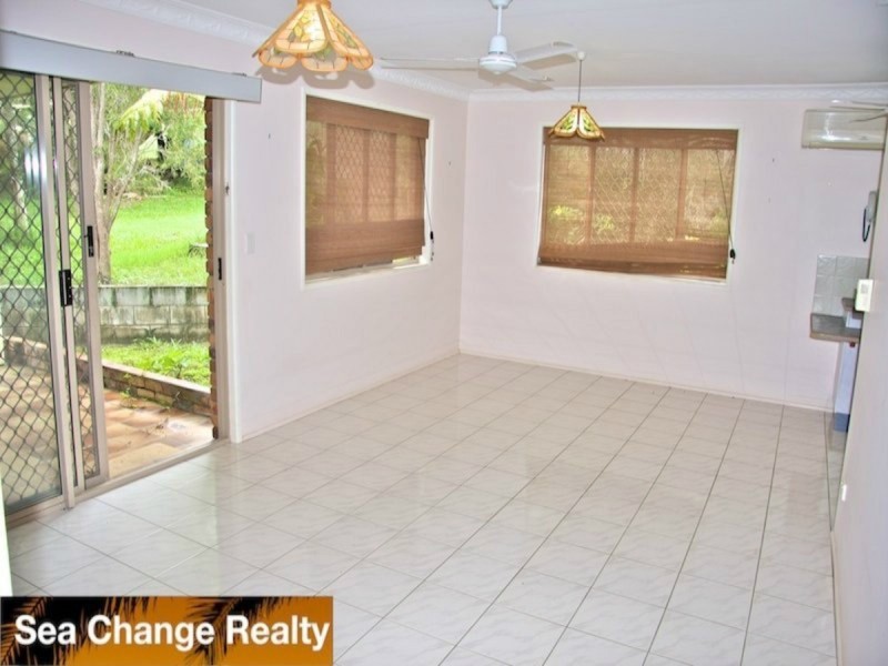 U1/25-27 Richard Street, Emu Park QLD 4710