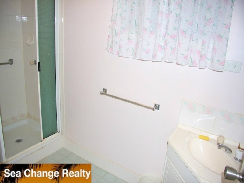 U1/25-27 Richard Street, Emu Park QLD 4710