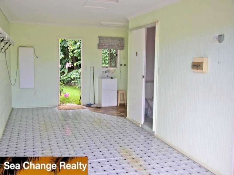 U1/25-27 Richard Street, Emu Park QLD 4710