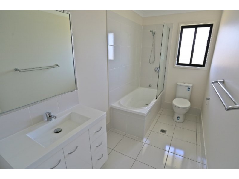 33 Falcon Crest, Emu Park QLD 4710