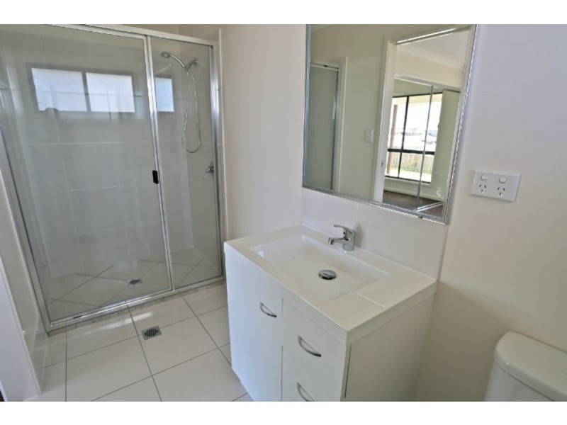 33 Falcon Crest, Emu Park QLD 4710