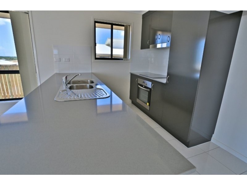 33 Falcon Crest, Emu Park QLD 4710