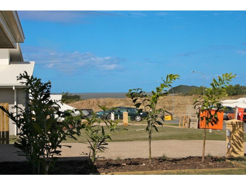 33 Falcon Crest, Emu Park QLD 4710