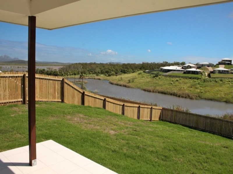 24 Falcon Crest, Zilzie QLD 4710