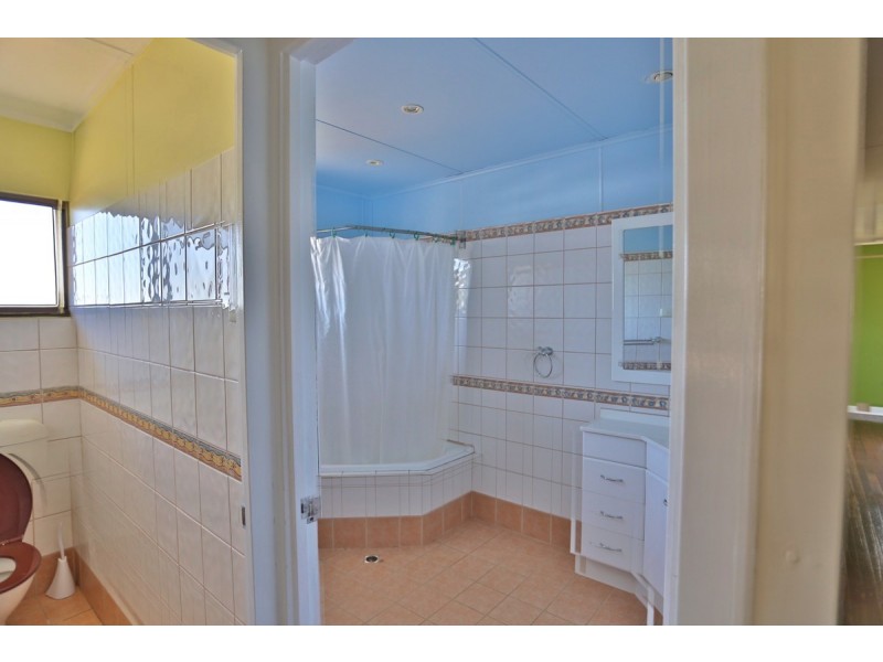 136 Schofield Parade, Keppel Sands QLD 4702