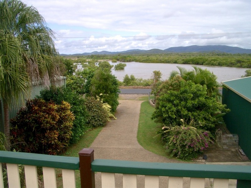 136 Schofield Parade, Keppel Sands QLD 4702