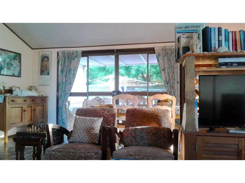 8 Archer Street, Emu Park QLD 4710