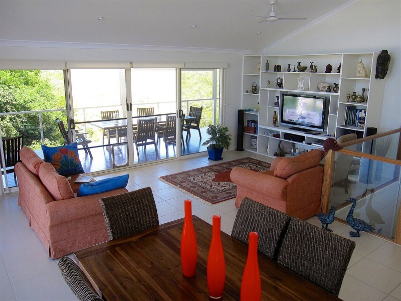 3 Carlo Corner, Keppel Sands QLD 4702