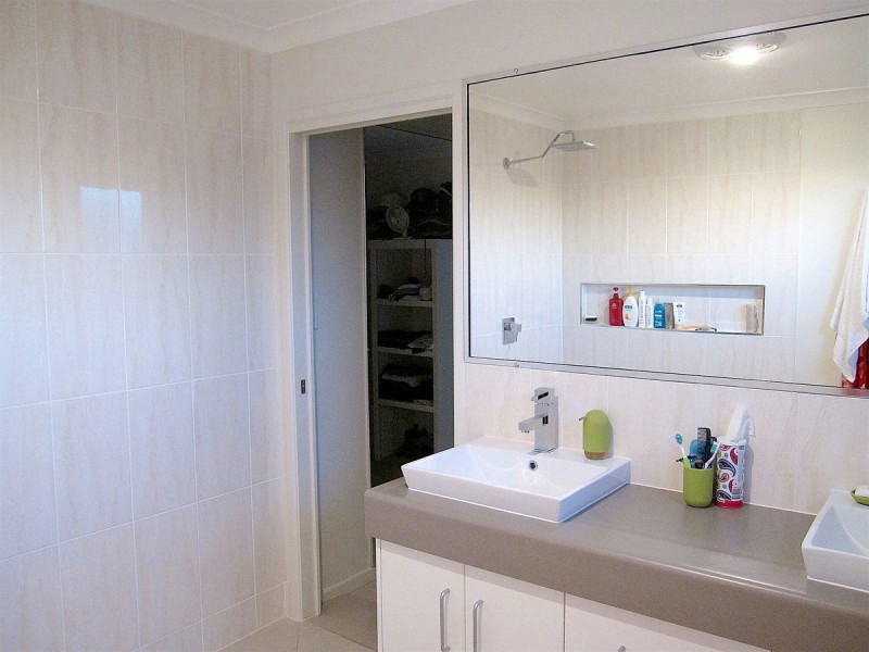 3 Carlo Corner, Keppel Sands QLD 4702