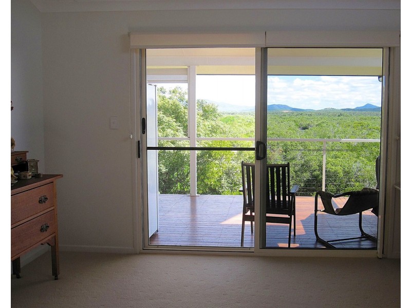 3 Carlo Corner, Keppel Sands QLD 4702