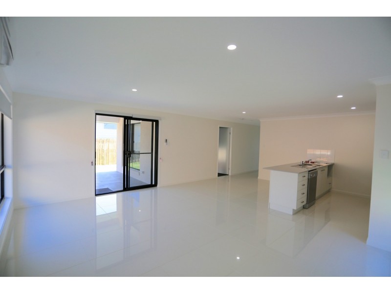 4 Ocean View Drive, Zilzie QLD 4710