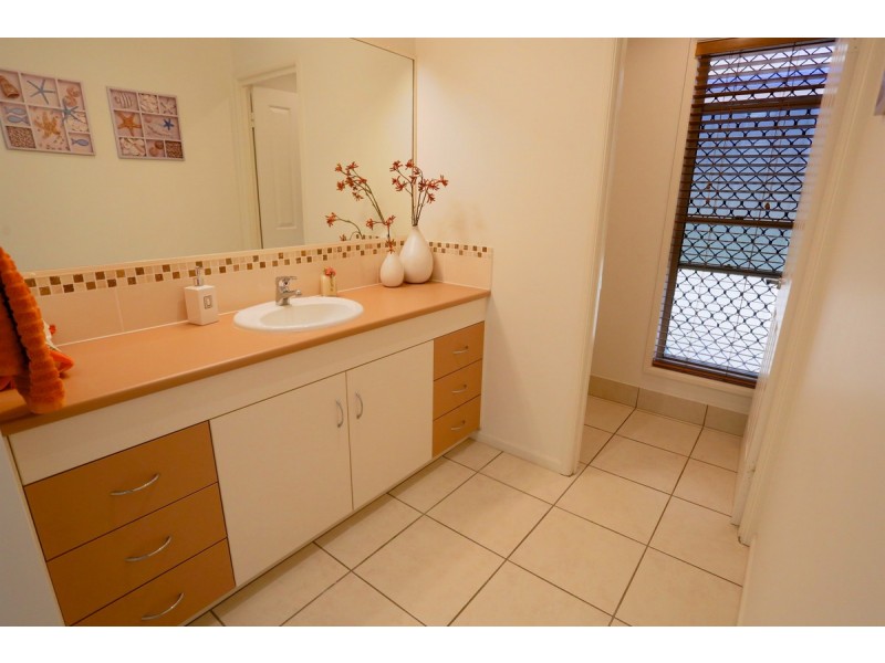 1 Nerita Avenue, Zilzie QLD 4710