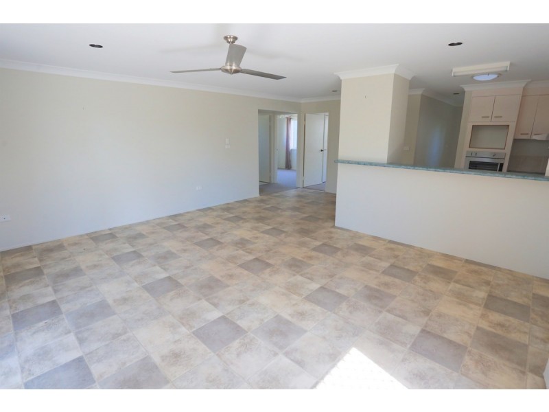 2/9 Warnock Street, Zilzie QLD 4710