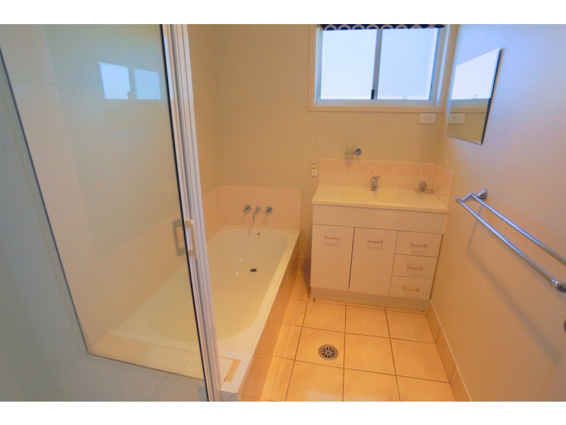 2/9 Warnock Street, Zilzie QLD 4710