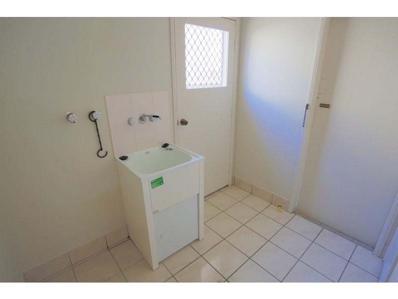 2/9 Warnock Street, Zilzie QLD 4710