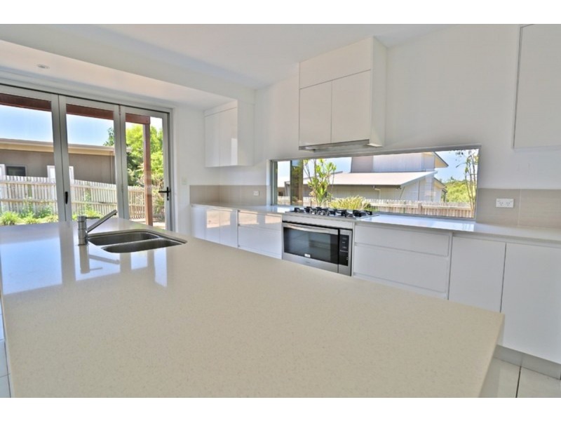 33 Cocoanut Point Drive, Zilzie QLD 4710