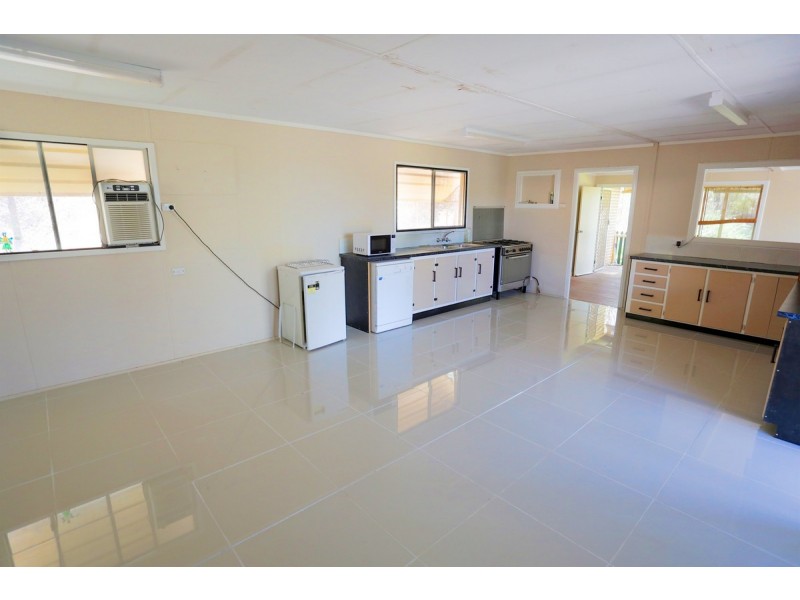 44 Clinton Road, Cawarral QLD 4702
