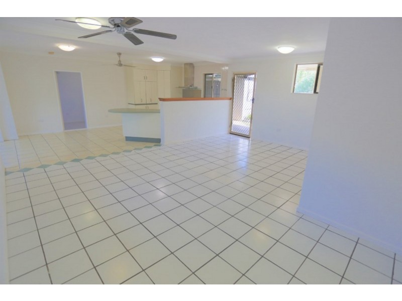 63 Reef Street, Zilzie QLD 4710