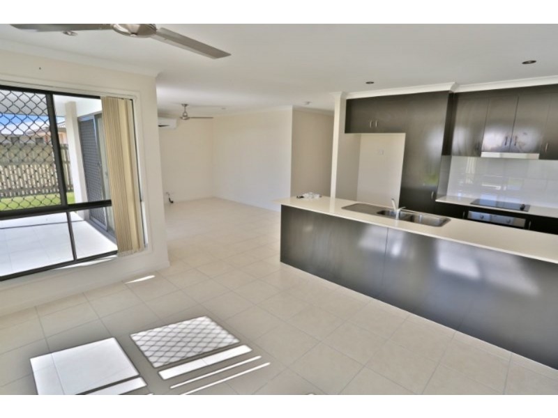 9 Beachside Circuit, Mulambin QLD 4703