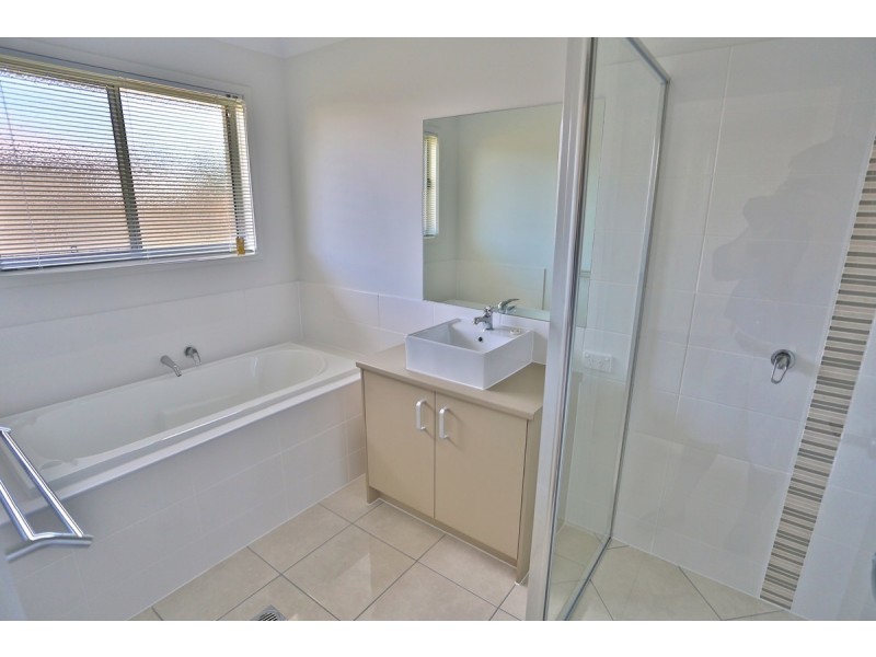 19 Beachside Circuit, Mulambin QLD 4703