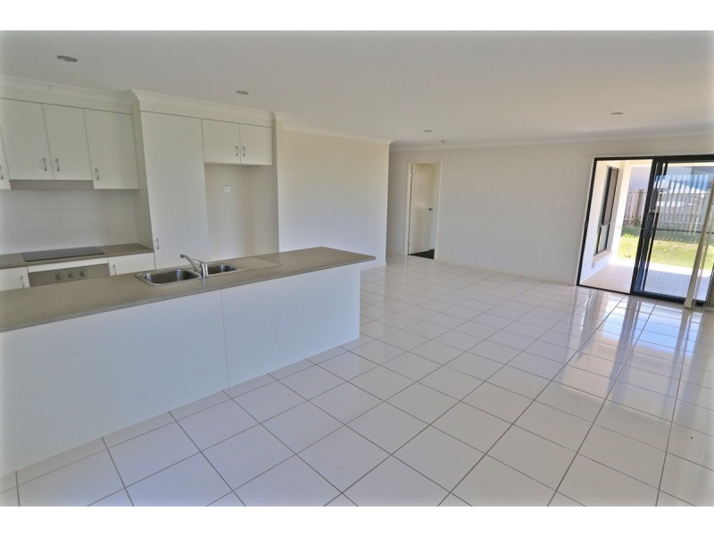 12 Falcon Crest, Zilzie QLD 4710