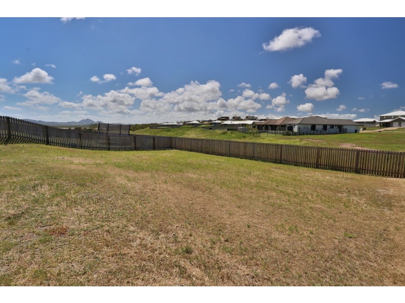 12 Falcon Crest, Zilzie QLD 4710