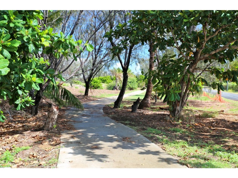 14 Fishermans Lane, Emu Park QLD 4710