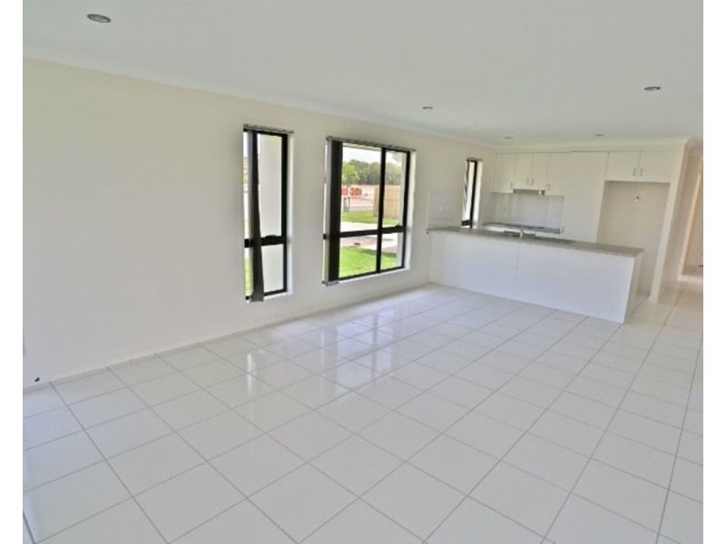 16 Waterpark Drive, Mulambin QLD 4703