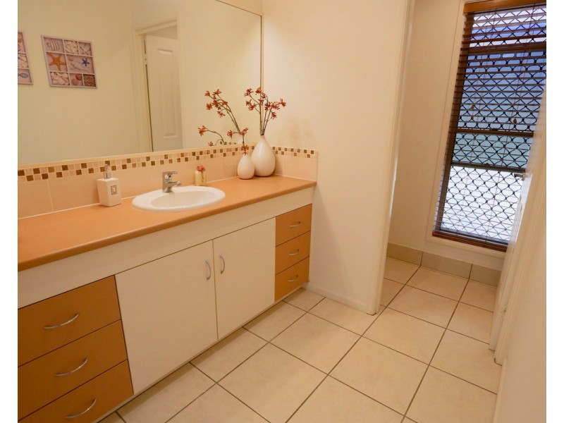 1 Nerita Avenue, Zilzie QLD 4710