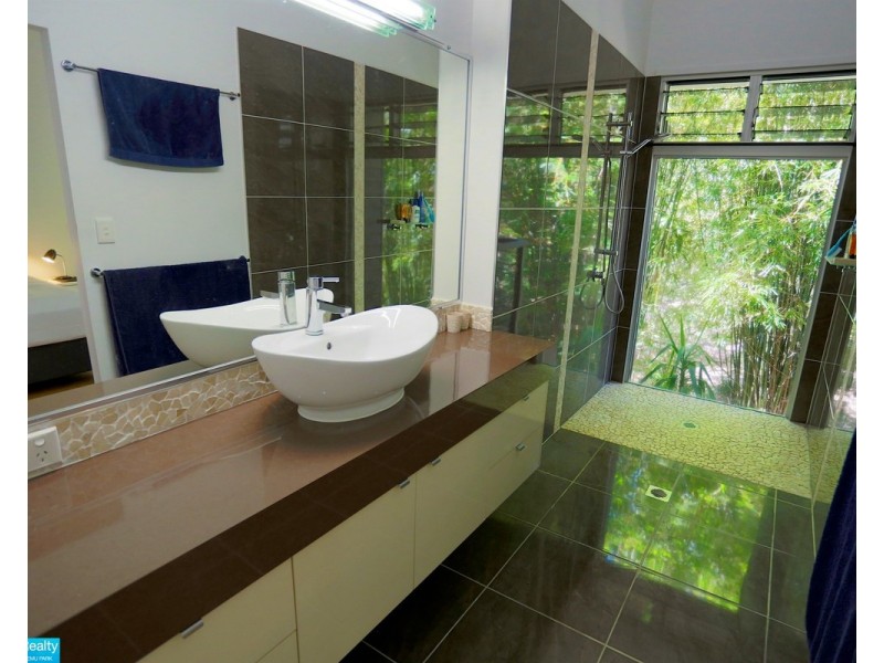 11 Hideaway Road, Zilzie QLD 4710
