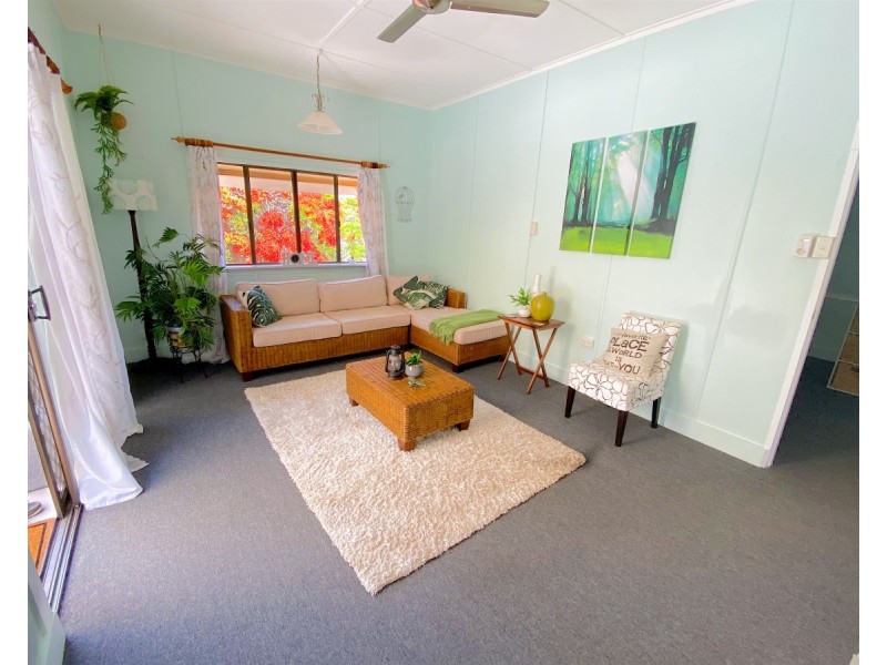 7 Cemetery Road, Cawarral QLD 4702
