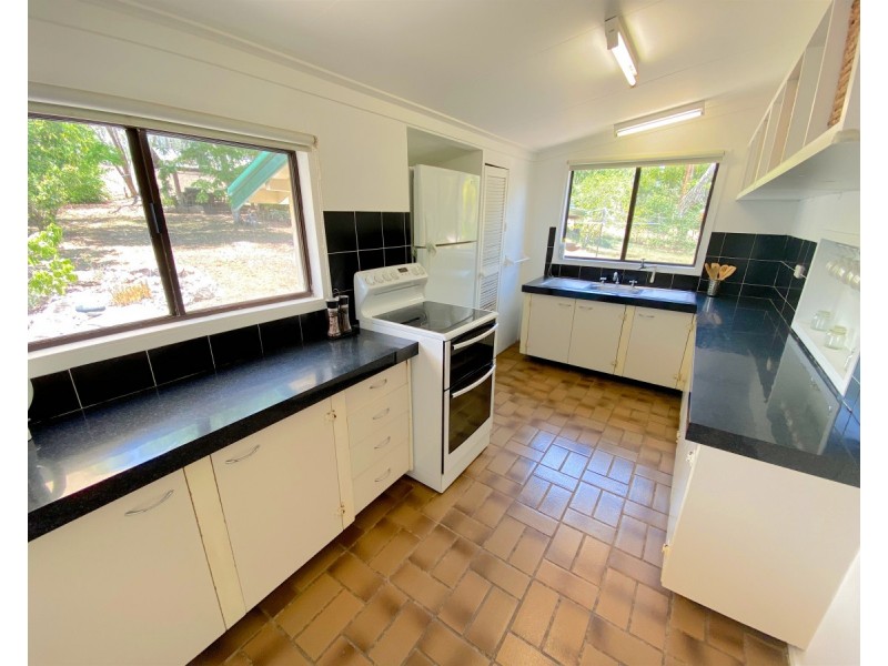 7 Cemetery Road, Cawarral QLD 4702