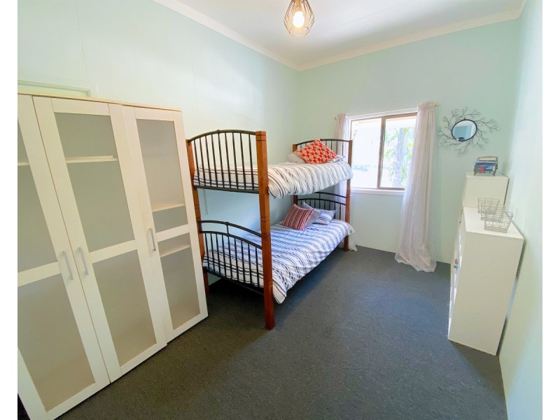 7 Cemetery Road, Cawarral QLD 4702
