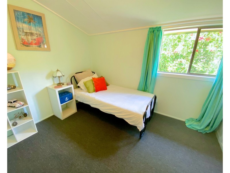 7 Cemetery Road, Cawarral QLD 4702