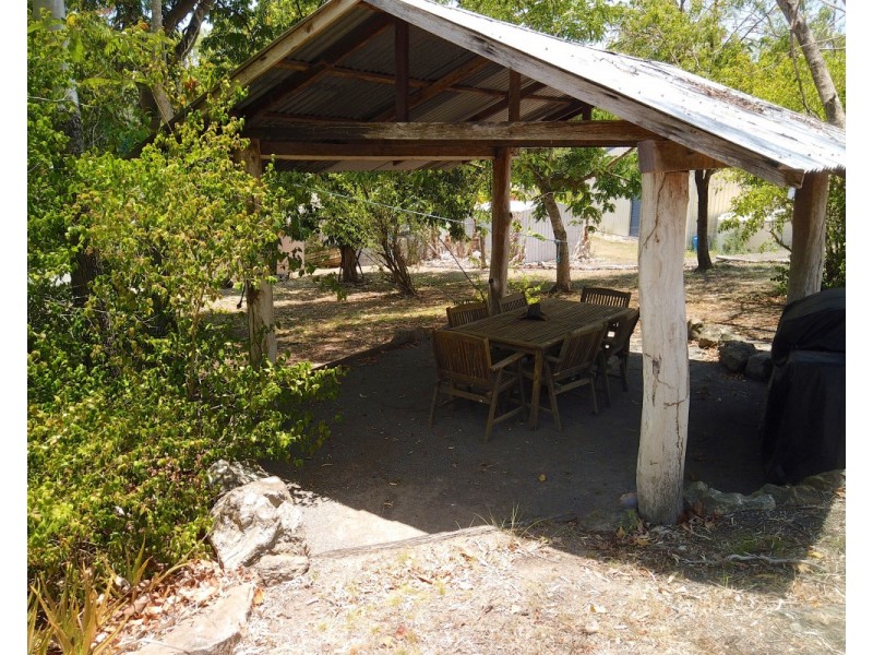 7 Cemetery Road, Cawarral QLD 4702