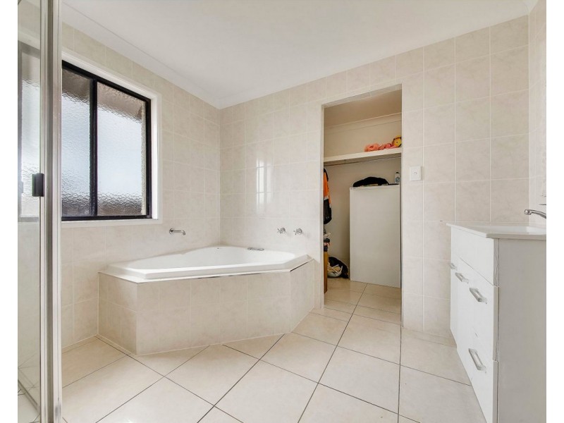 57 Valley Park Road, Zilzie QLD 4710