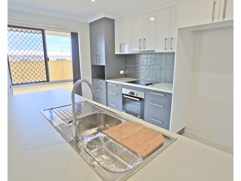 11 Hoop Avenue, Yeppoon QLD 4703