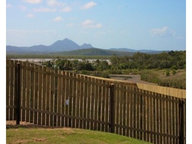 14 Falcon Crest, Zilzie QLD 4710