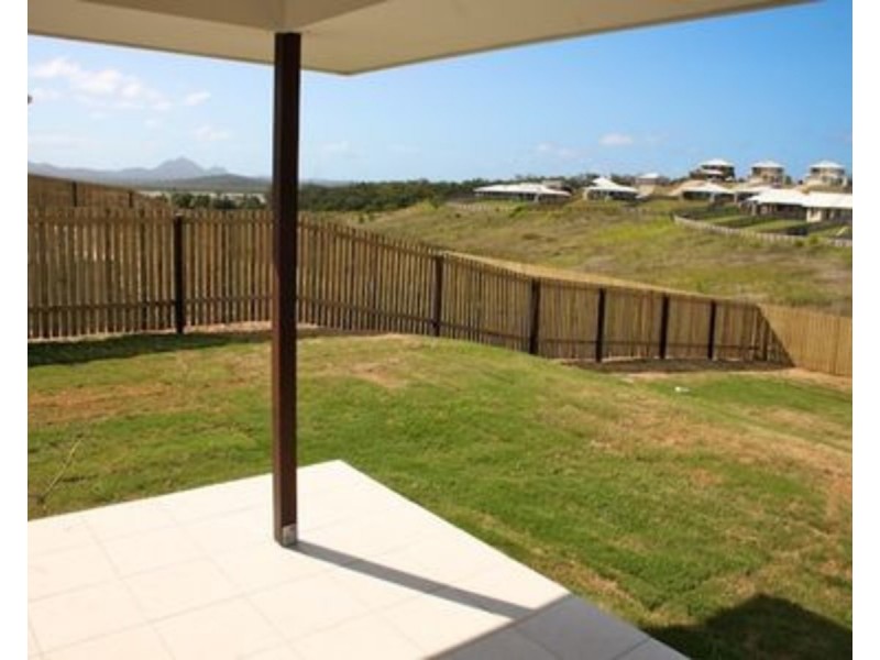 14 Falcon Crest, Zilzie QLD 4710
