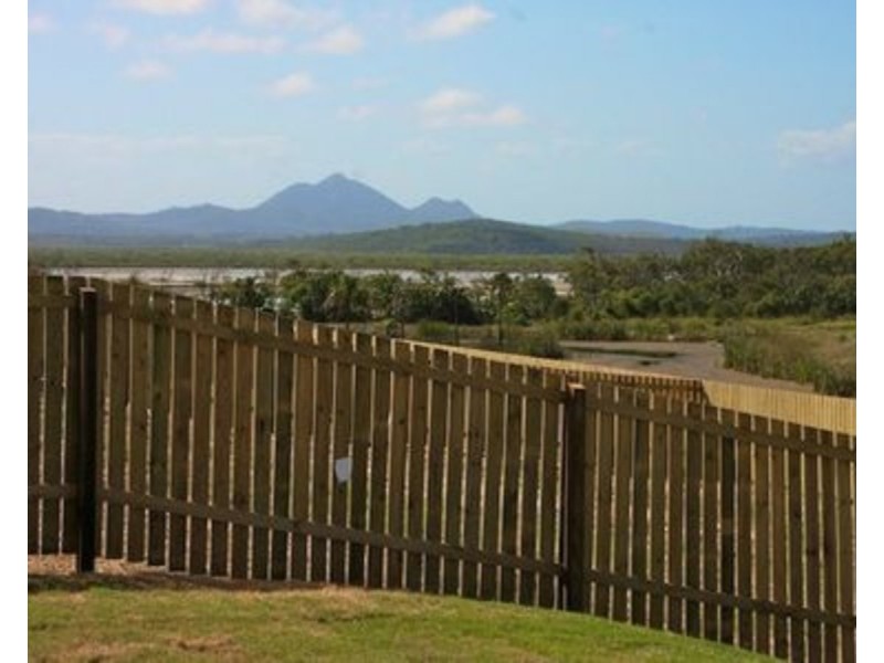 14 Falcon Crest, Zilzie QLD 4710